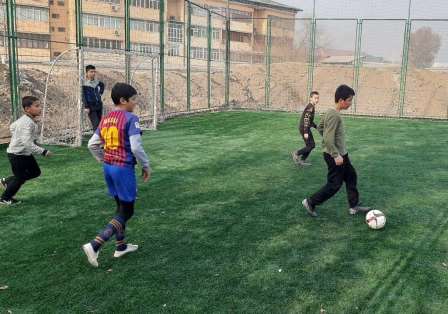 В Андижанском государственном медицинском институте были проведены футбольные соревнования среди молодёжи махалли