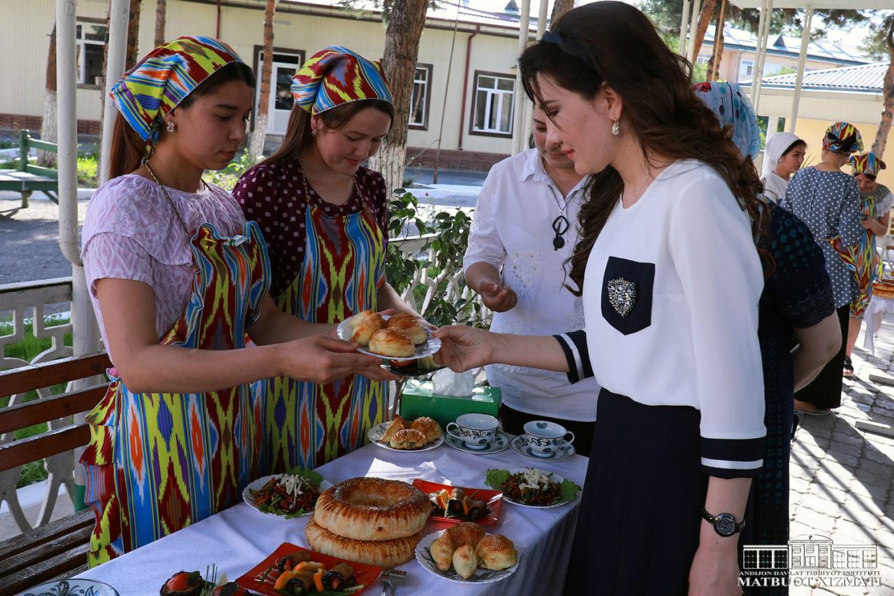 SHOW OF SKILLED GIRLS