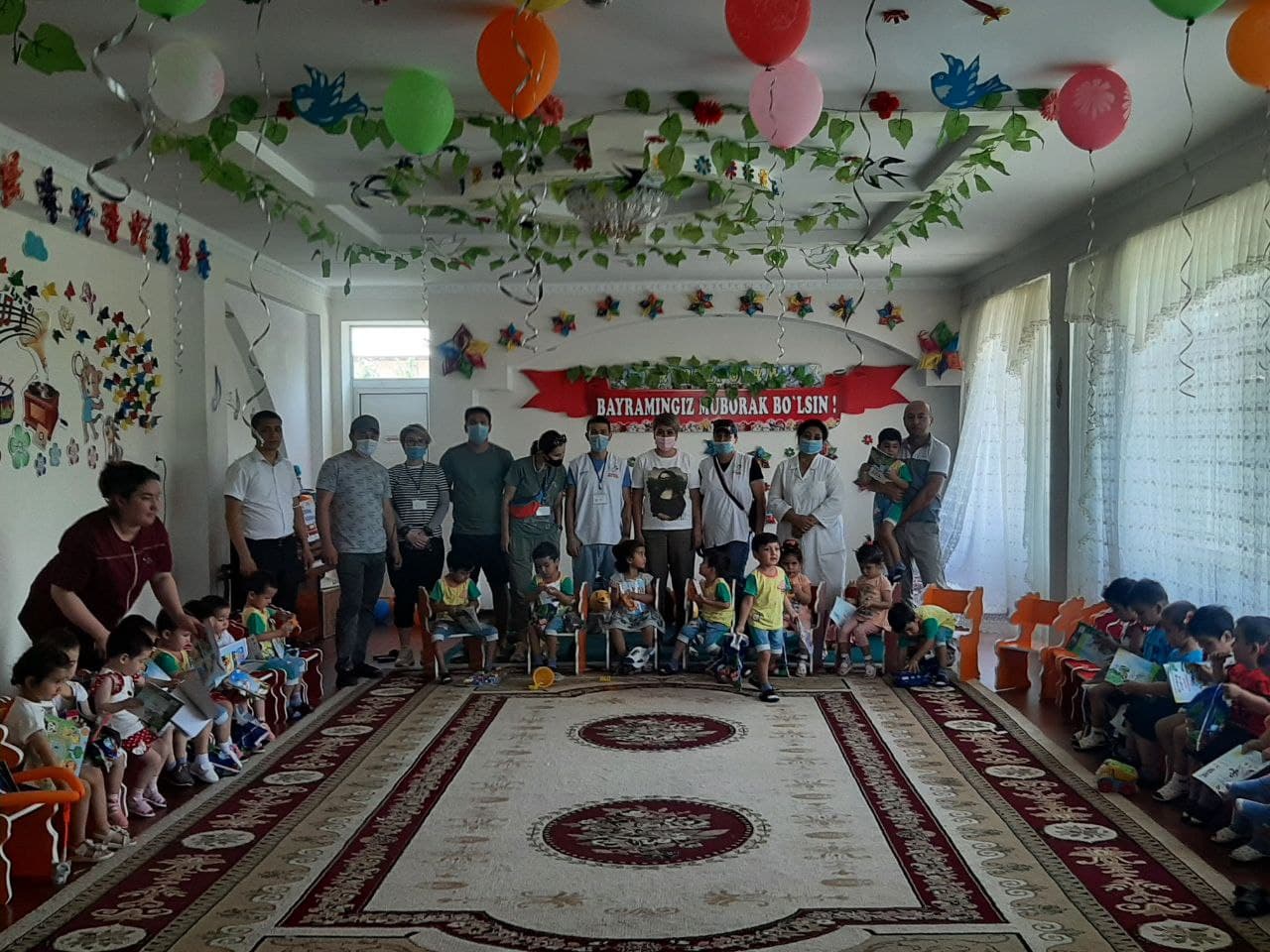 EMPLOYEES OF THE DENTAL FACULTY VISIT THE ORPHANAGE