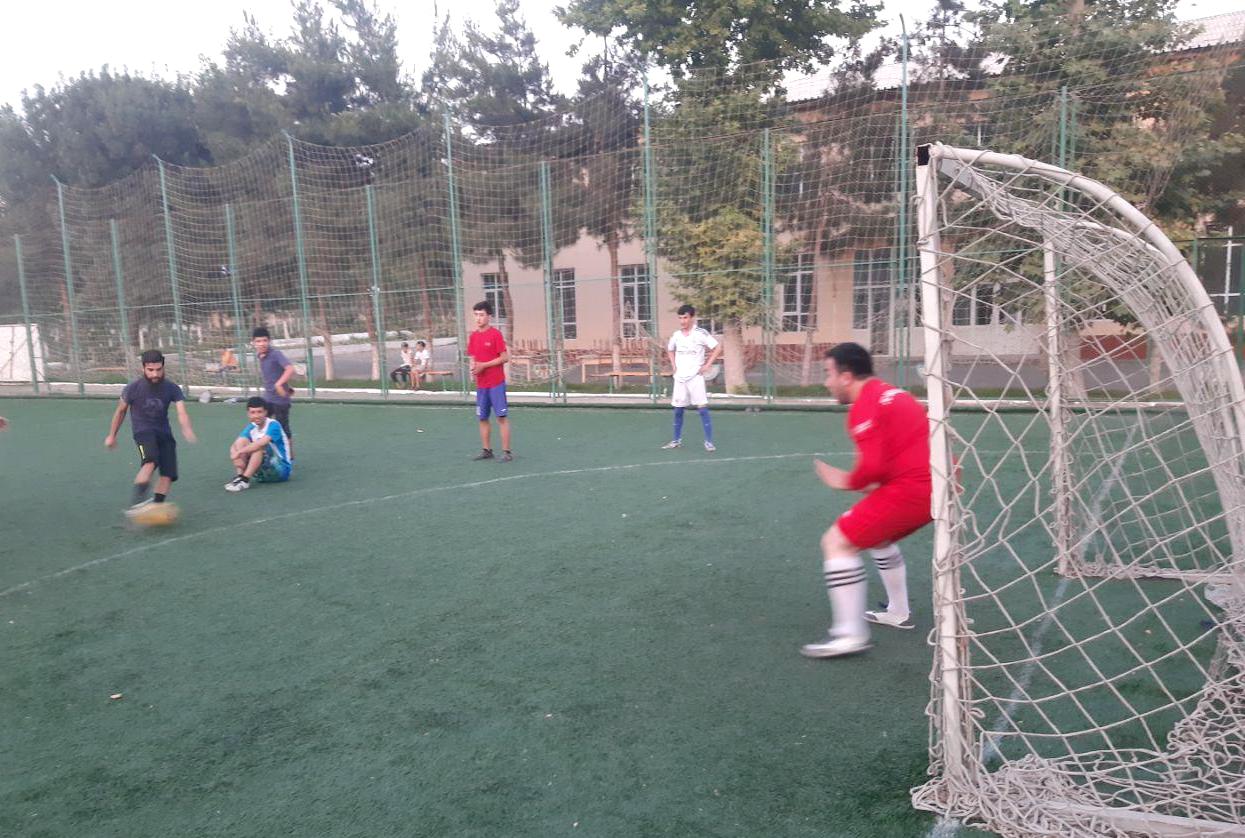 Соревнования по футболу среди сотрудников института и молодёжи МСГ “Намуна”