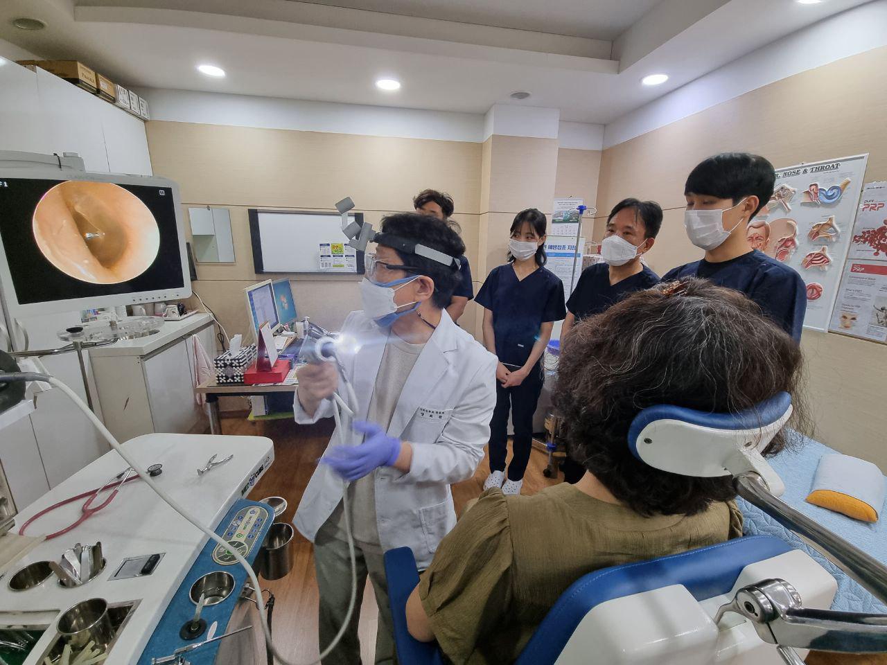 SOUTH KOREAN STUDENTS HAVE THEIR PRACTICAL TRAINING