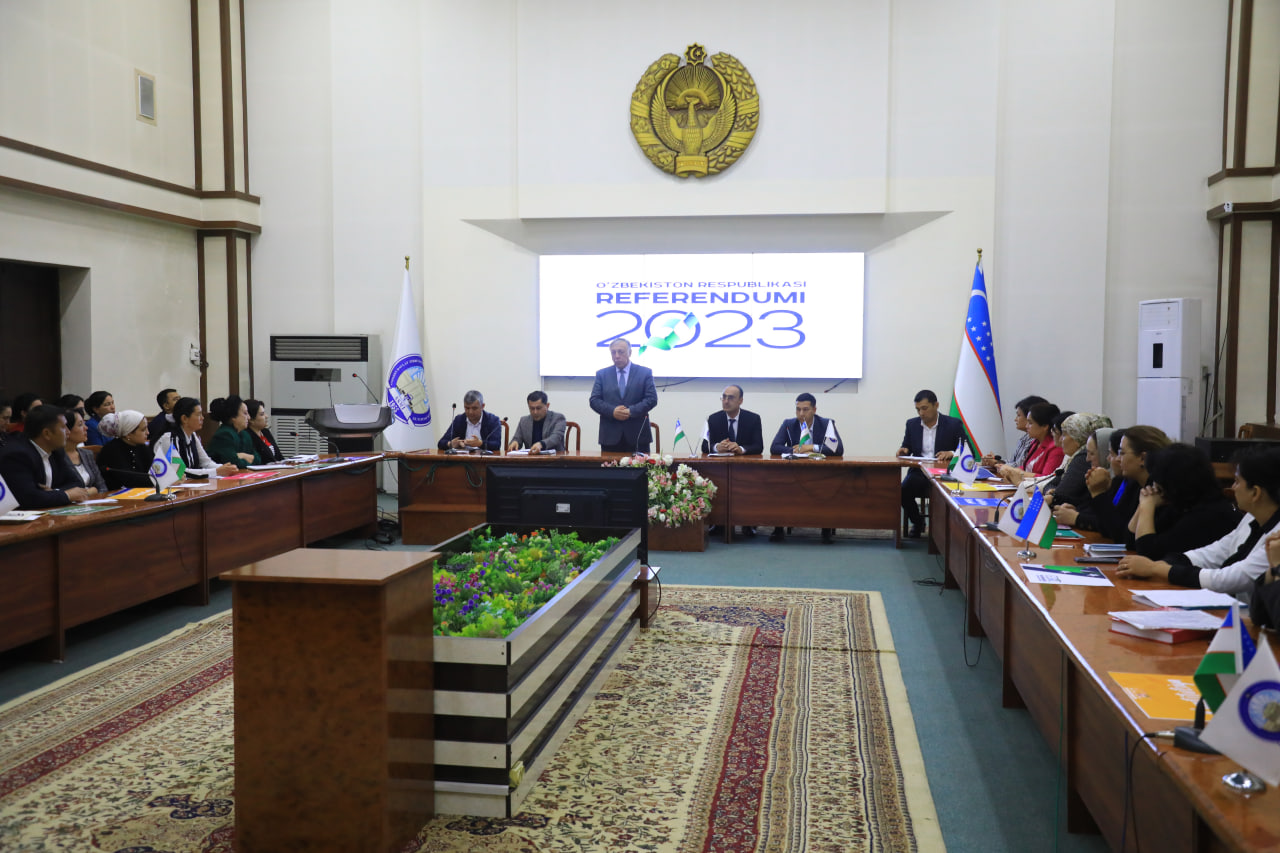 A ROUNDTABLE DISCUSSION WAS HELD WITH THE PARTICIPATION OF PROFESSORS AND TEACHERS