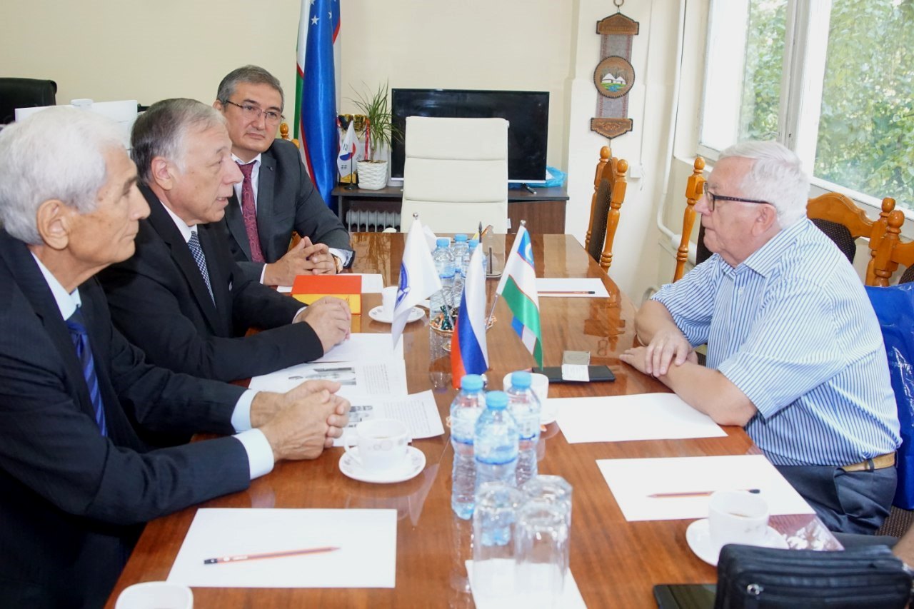 THE RECTOR OF THE INSTITUTE MET WITH THE FOREIGN EXPERT
