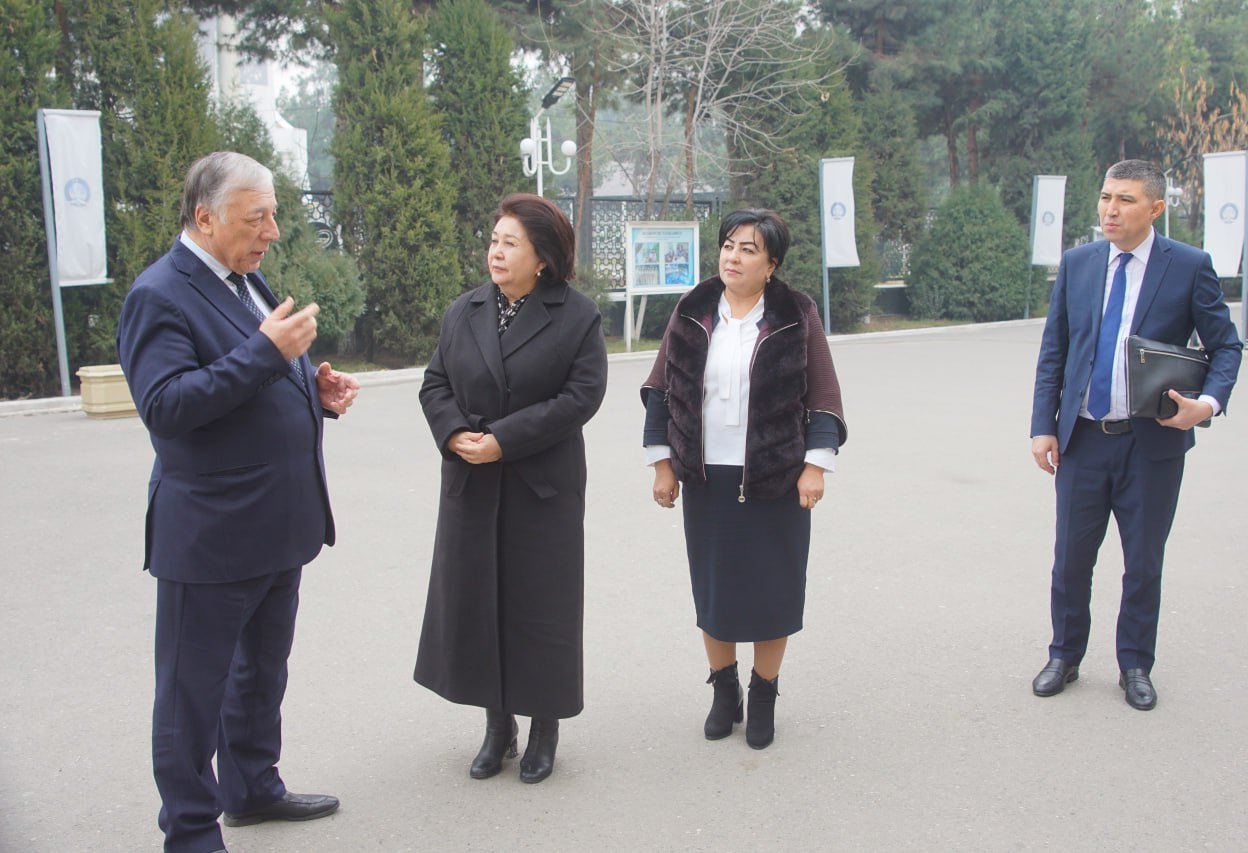 A ROUND-TABLE CONVERSATION HAS BEEN HELD IN THE INSTITUTE WITH THE PARTICIPATION OF ROBAKHAN MAMHUDOVA, THE CHAIRMAN OF THE POLITICAL COUNCIL OF THE UZBEKISTAN “ADOLAT” SDP