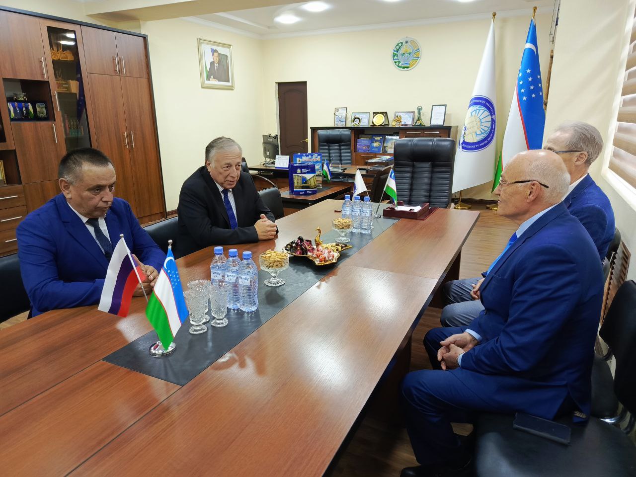 THE RECTOR HAS CONVERSED WITH FOREIGN EXPERTS ON THE ISSUES OF COOPERATION