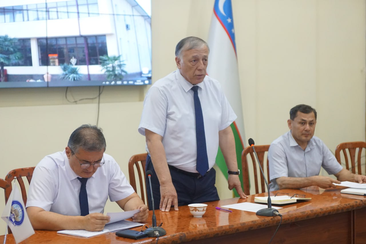 AN EXTRAORDINARY MEETING OF THE ACADEMIC COUNCIL IS HELD AT THE INSTITUTE