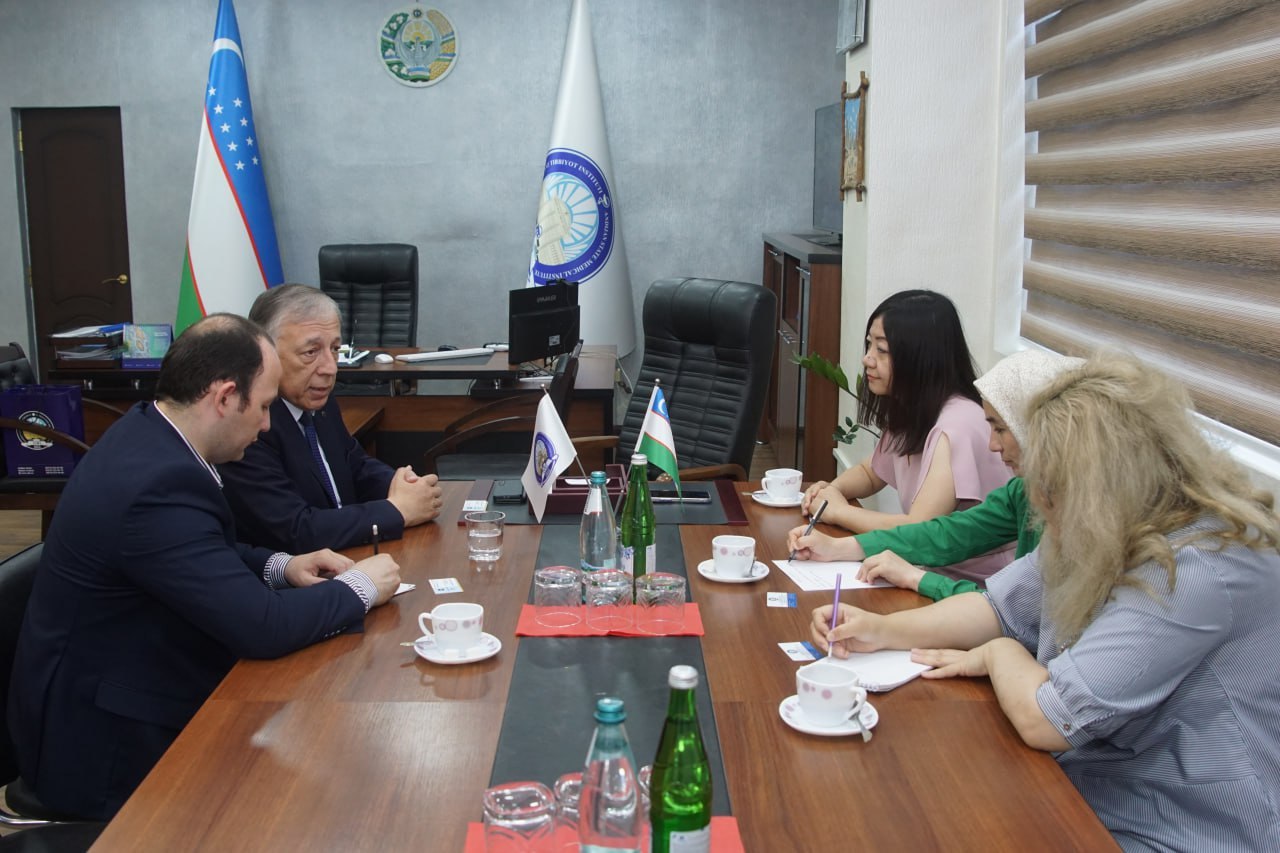 A MEETING HAS BEEN HELD FOR THE PURPOSE OF ORGANIZING NEW DIRECTIONS OF INTERNATIONAL COOPERATION