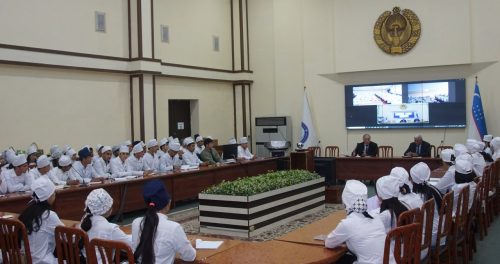 REKTOR HELD A MEETING WITH STUDENTS