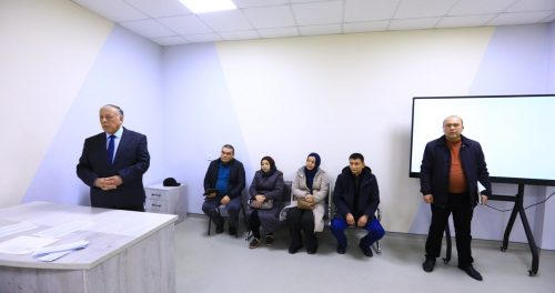 REKTOR STOMATOLOGIYA FAKULTETI BITIRUVCHILARI VA ISH BERUVCHILAR BILAN UCHRASHDI